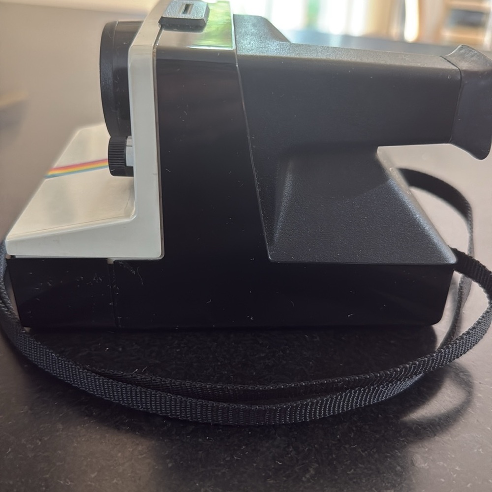Polaroid OneStep Land Camera - White with Rainbow Stripe - Picture 5 of 9